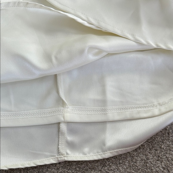 NWT lulus Ivory satin off the shoulder asymmetric mini dress size XS - Picture 7 of 10